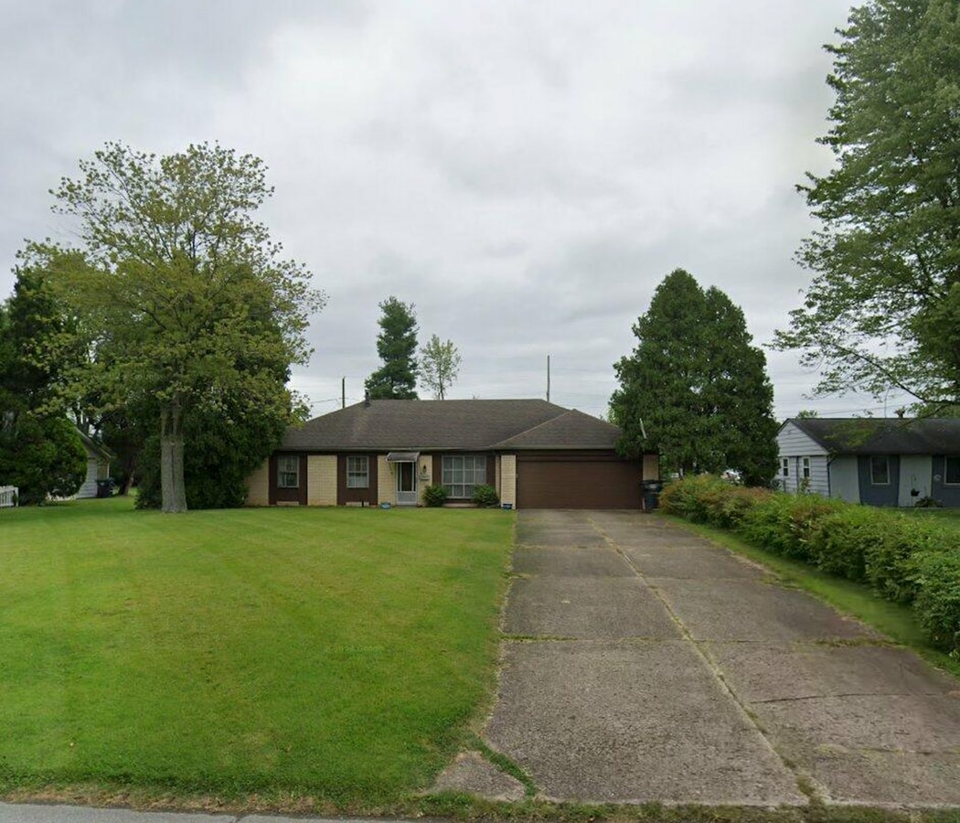 Beautifully Renovated 3 Bedroom 1.5 Bathroom with Large Yard in New Whiteland - Beautifully Renovated 3 Bedroom 1.5 Bathroom with Large Yard in New Whiteland