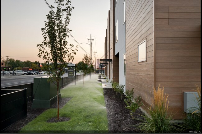 Photo - 1660 S Major St