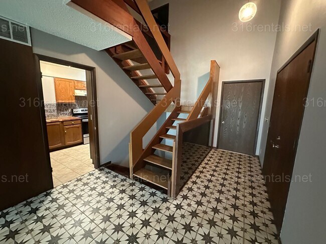 Photo - $1545 - 2 bed 1.5 bath - Duplex located in Riverside