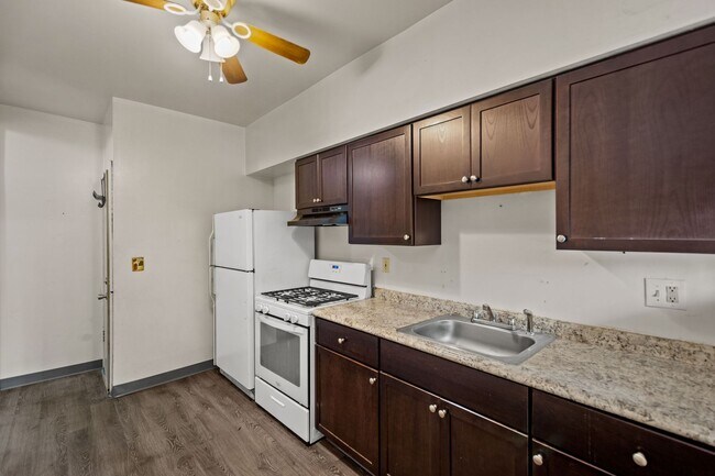 Photo - 2232 Woodstock Ave Unit 2232 Woodstock Avenue - Apt #1