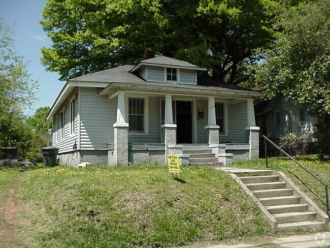 Building Photo - 916 Dillard St Rental