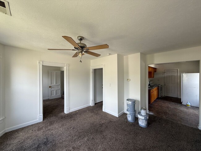 Photo - 942 W Edwards St Apartment Unit B