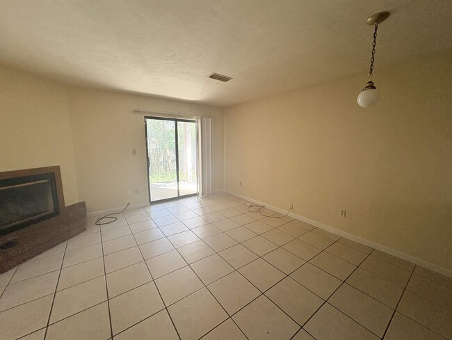 Photo - 1858 Sylvan Ct