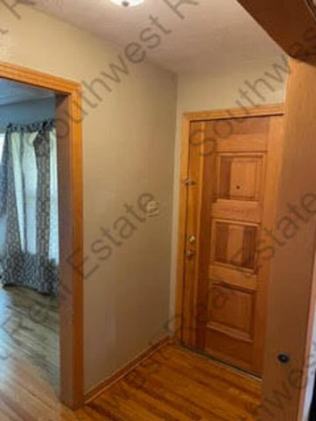 Photo - Beautiful 3 bedroom 2 bath brick home
