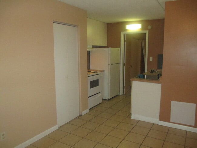 Building Photo - 1717 Dixon Blvd Unit 86 Rental
