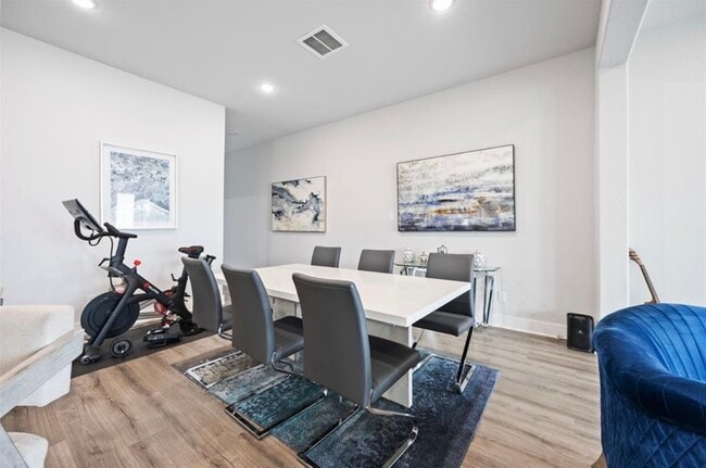 Photo - 4614 Redbud St