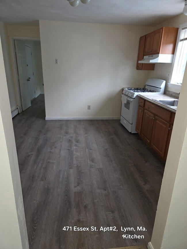 Photo - 471 Essex St Unit 2