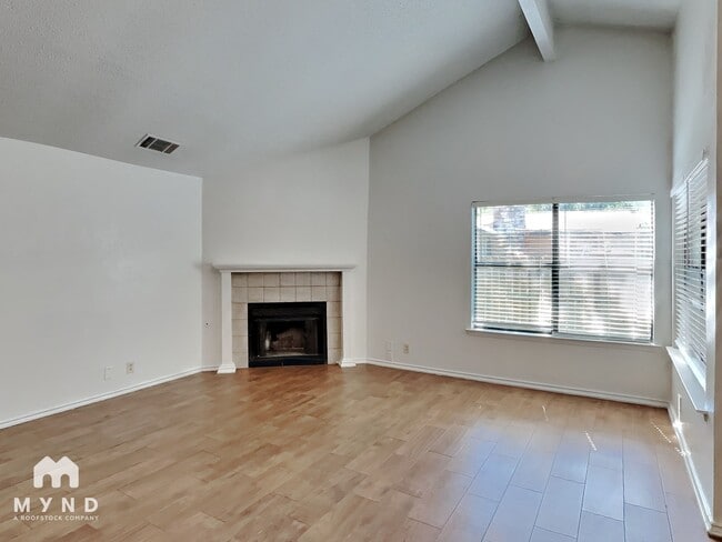 Photo - 1107 Peach Tree Cove