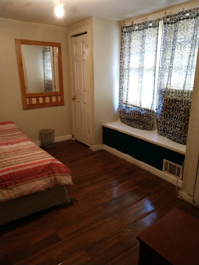 Fully Furnished Rooms For Rent