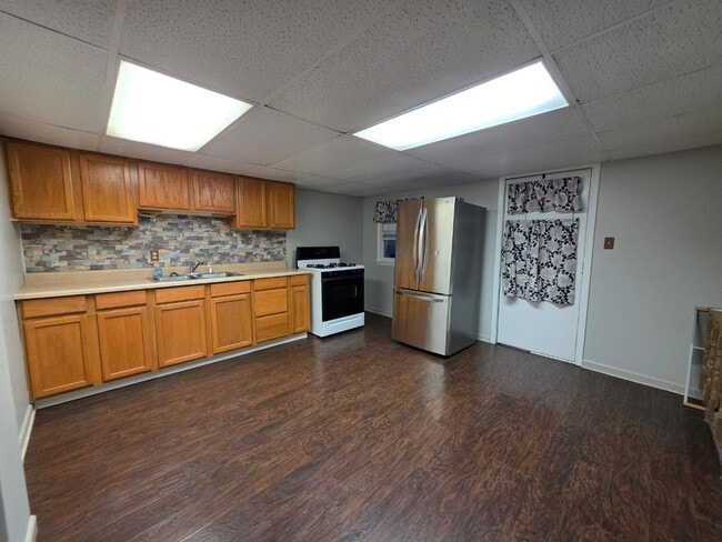 Building Photo - 218 W Horner St