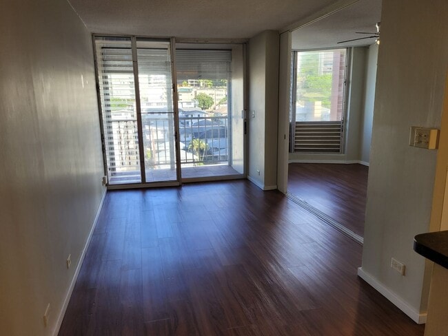 Building Photo - Quiet Makiki unit 1bd, 1bath, 1pkg covered... Rental