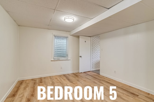 Building Photo - 9341 Hoffman Way