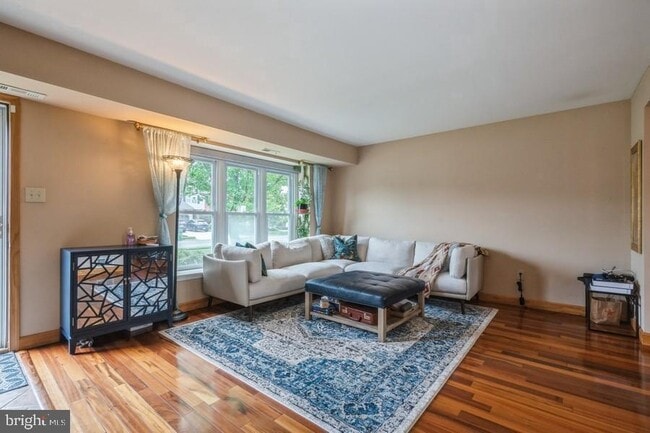 Photo - 104 Apley Dr