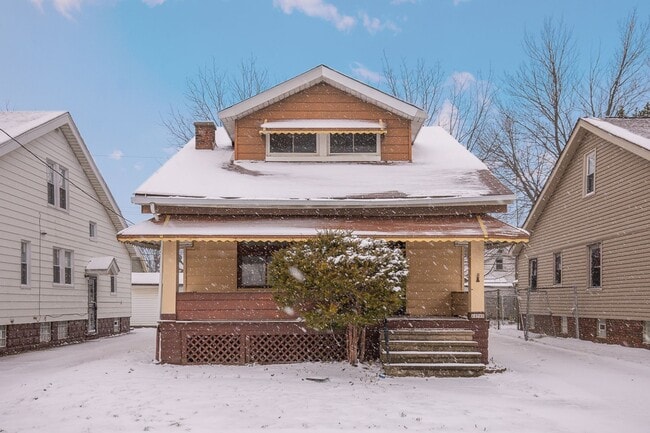 Photo - 4 BED, 1 BATH BEAUTIFUL SINGLE-FAMILY HOME IN CLEVELAND!