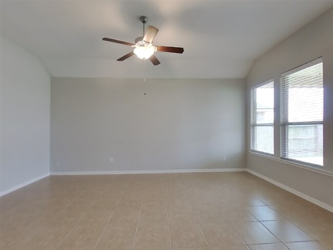 Photo - 410 Heatherton Hill Dr