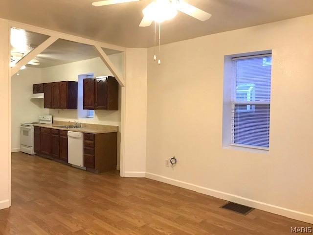 Photo - 118 W 7th St