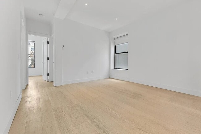 Photo - 245 Eldridge St Unit 2R