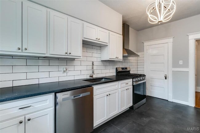 Photo - 4166 Russell Blvd