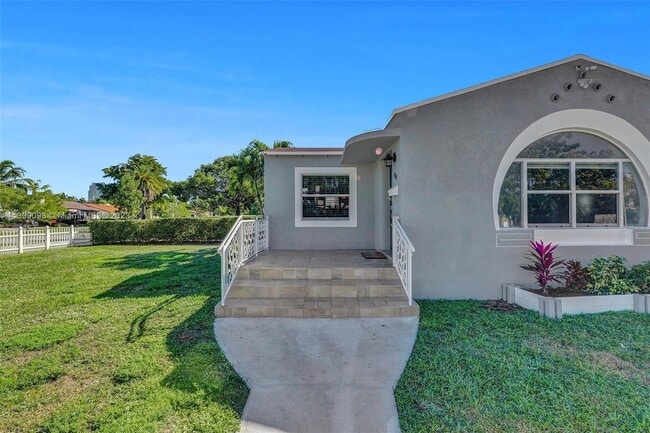 Photo - 470 SW 25th Rd