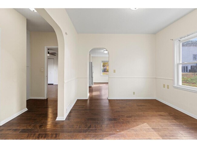 Photo - 120 2nd St N