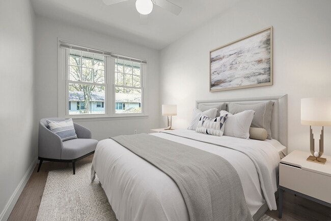 Building Photo - President Village