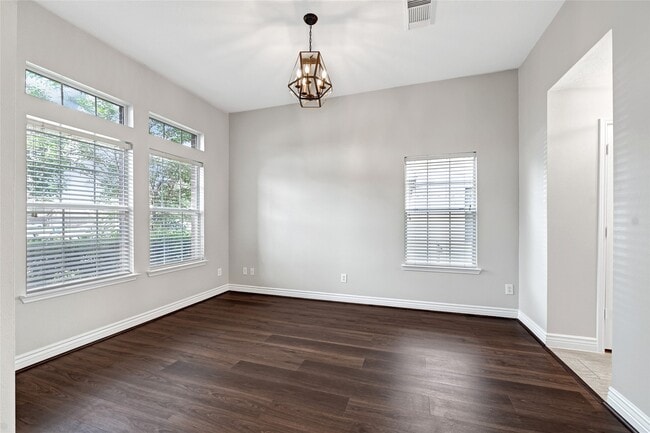 5914 Shadow Creek Ct