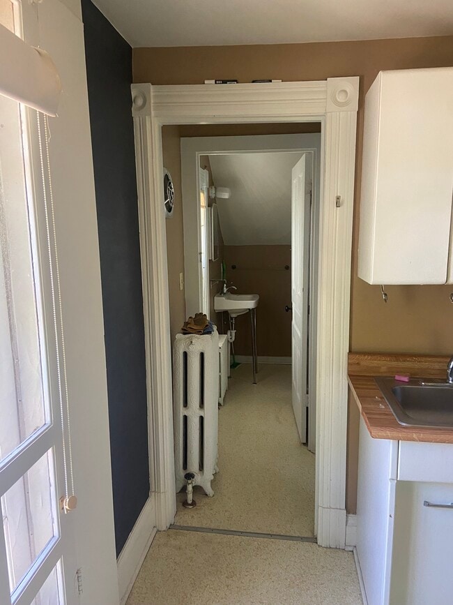 Photo - 801 S Main St - Free Parking Included!