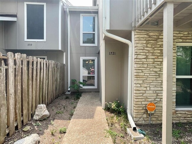 Photo - 1721 Timber Ridge Dr