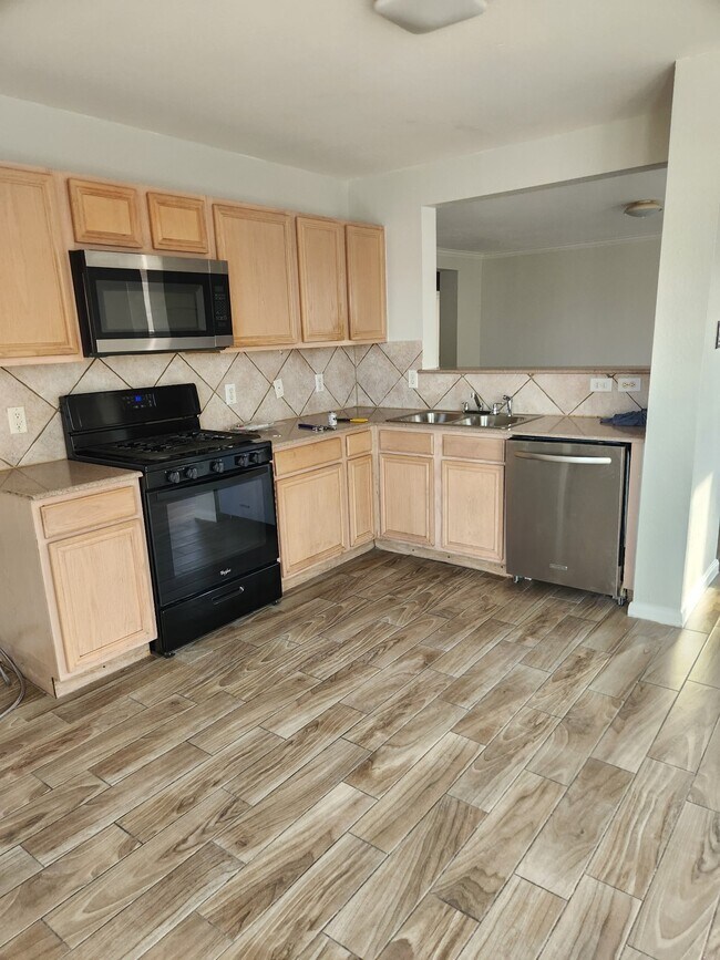Photo - 2027 James Madison Dr
