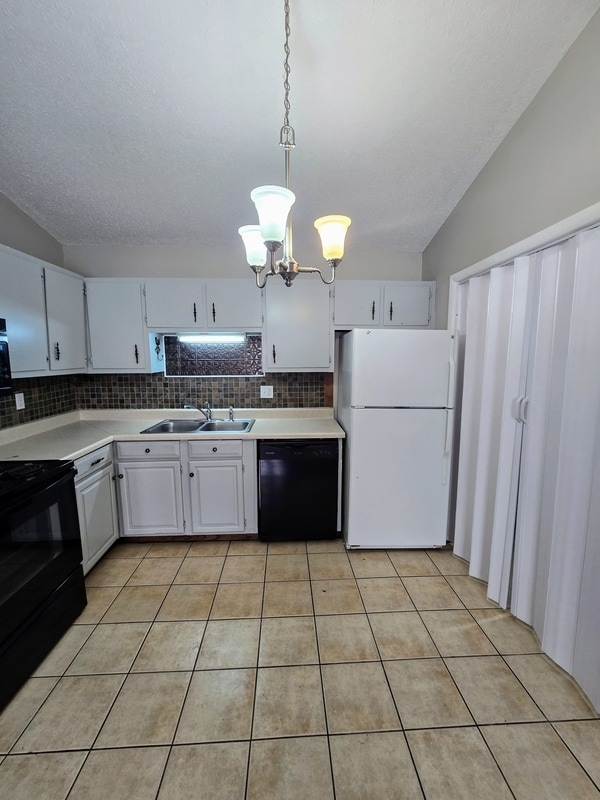 Photo - 3703 Squaw Valley Dr SW
