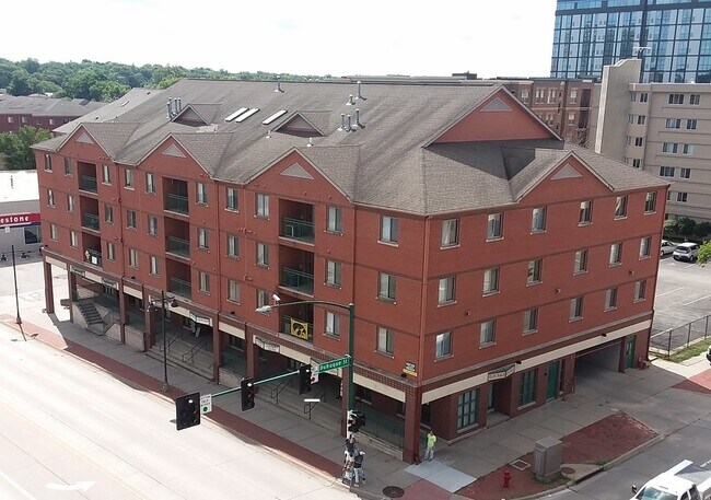 Photo - 201 E Burlington St