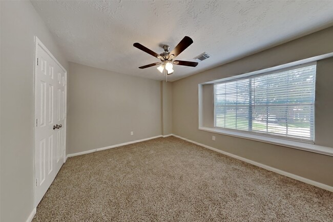 Building Photo - 16935 Valley Palms Dr Rental