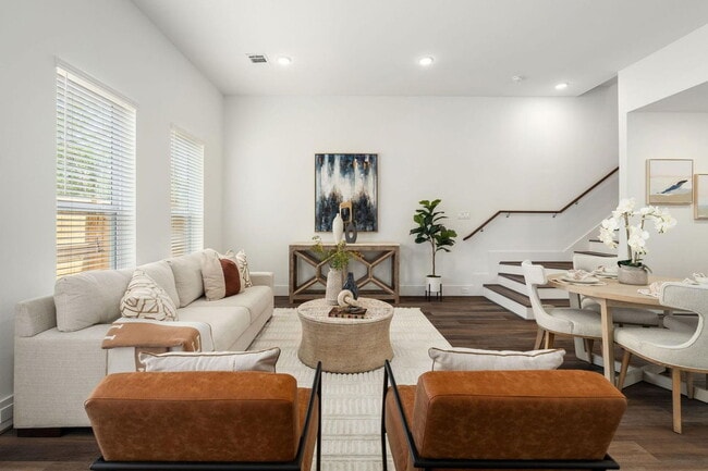 Photo - 7504 B Carver Rd