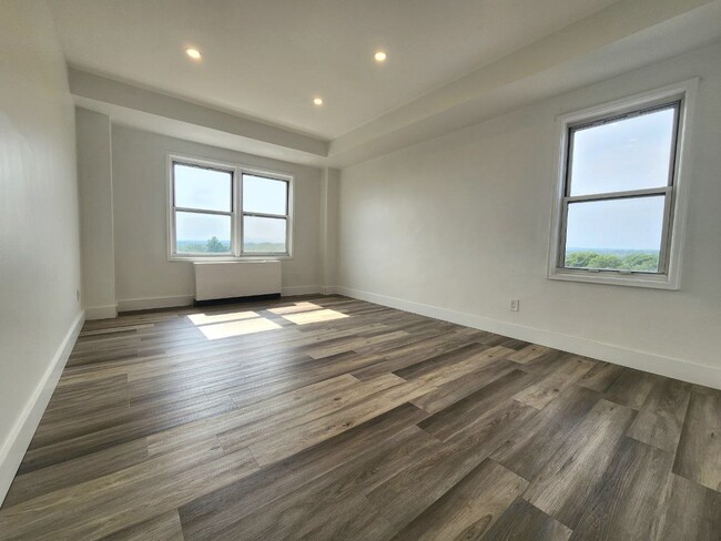 Photo - 750 N Broad St Unidad 1G