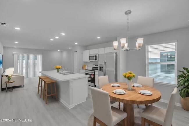 Photo - 832 Hartshill Pl