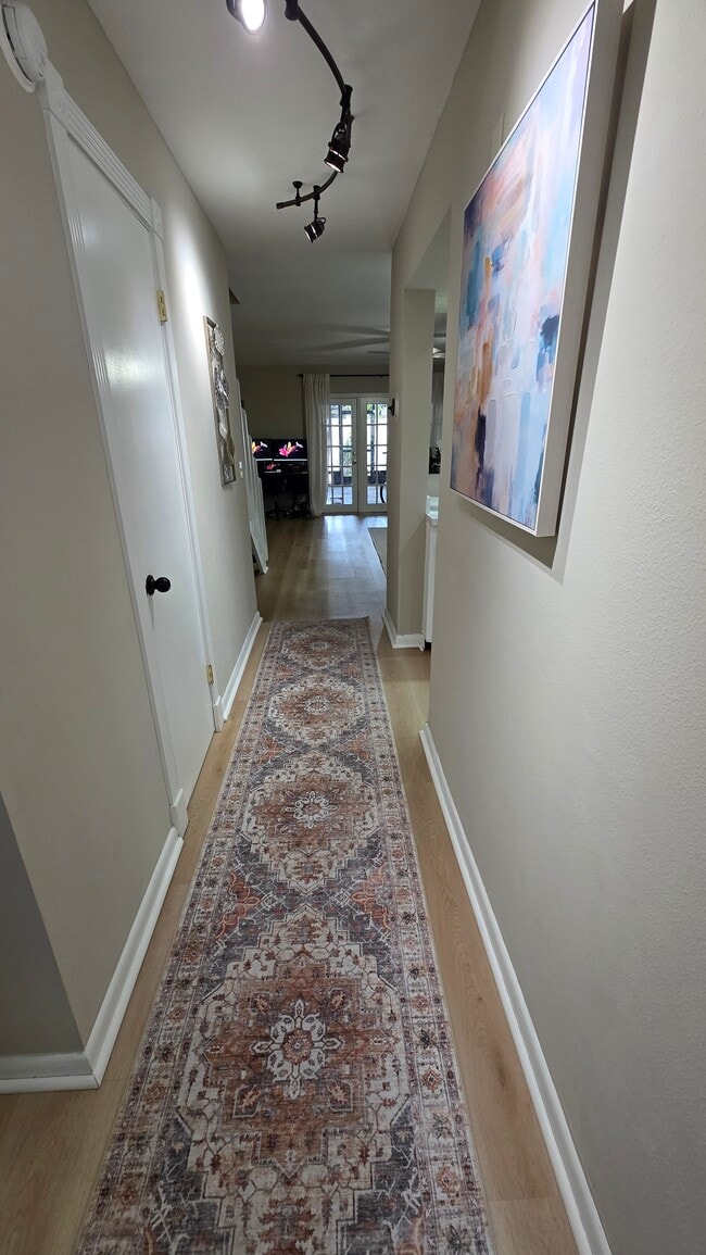 16084 Dawnview Dr
