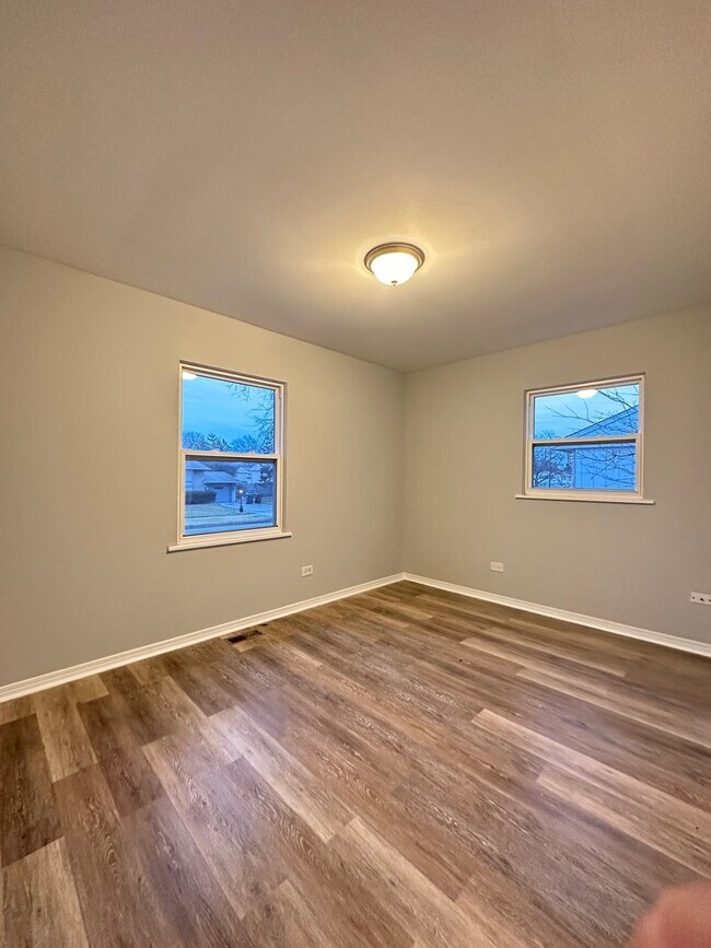 Photo - 30 N Sycamore Ln