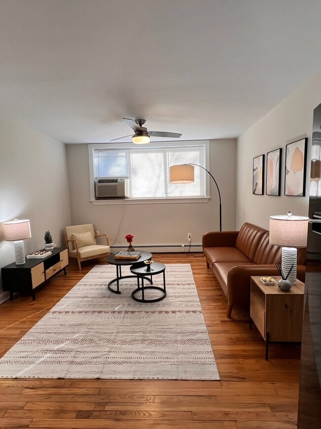 Living Area - Park Ridge Manor Apartments