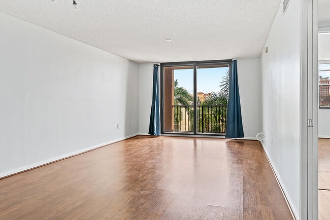 Photo - 651 Okeechobee Blvd Unit 506