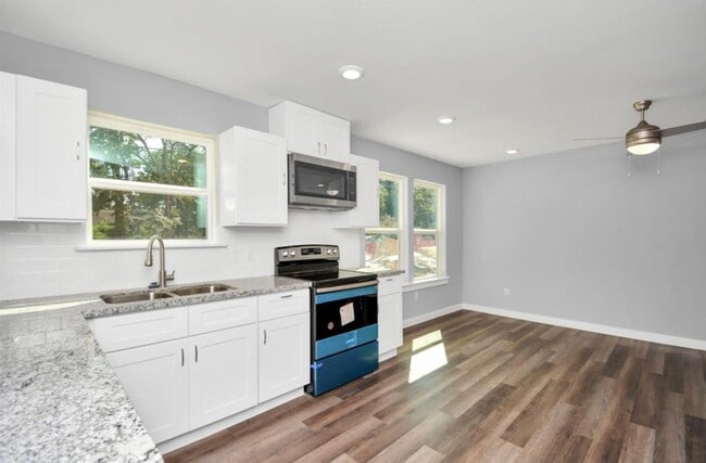 Photo - For Lease | 3 Bed, 2 Bath | 1,150 Sq Ft | Warwick Place |