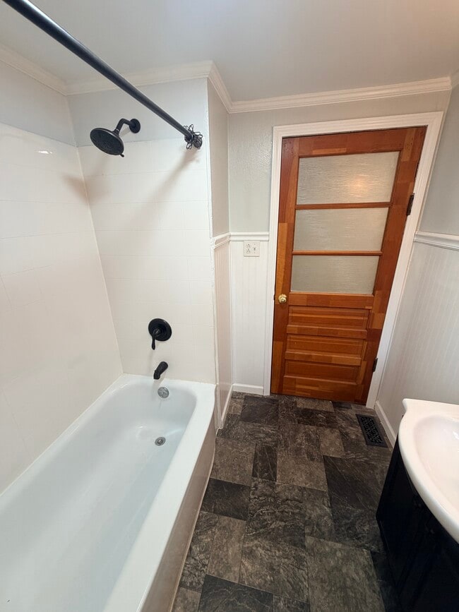 Photo - 814 W Highland Ave