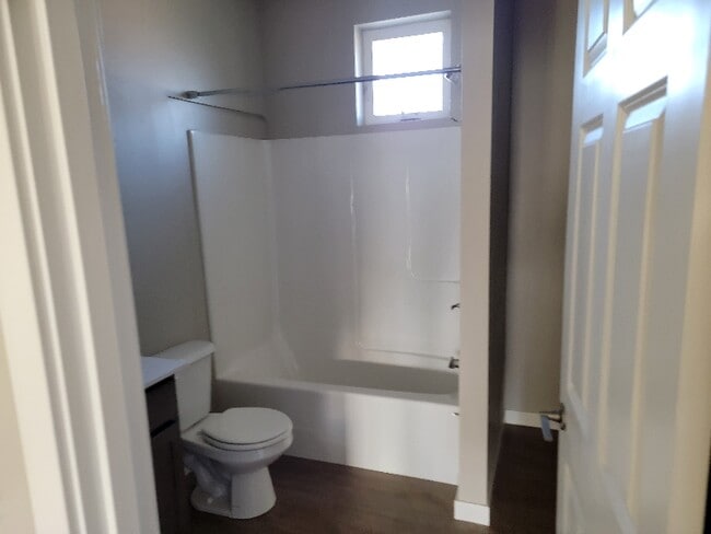 Photo - 2173 Siddle Loop