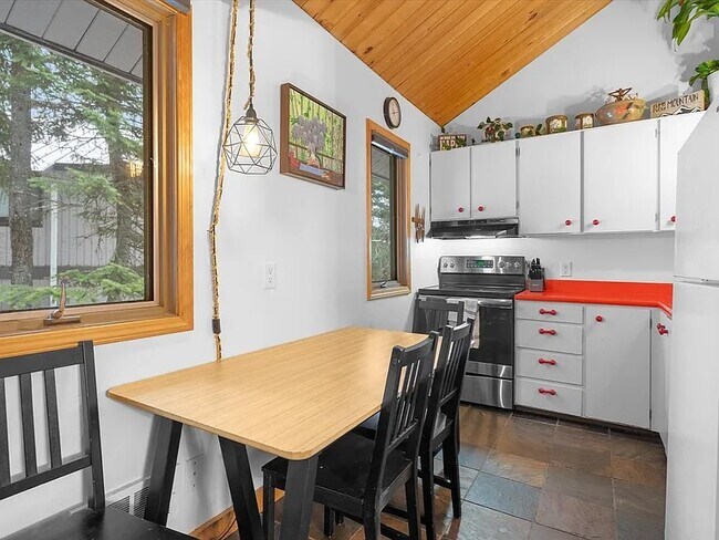 21 Tamarack Ln Unit 21 Tamarack