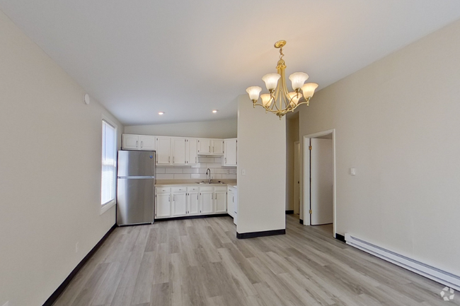 Building Photo - 2447-2447 Hiawatha St Unit 2445 Hiawatha Street Rental