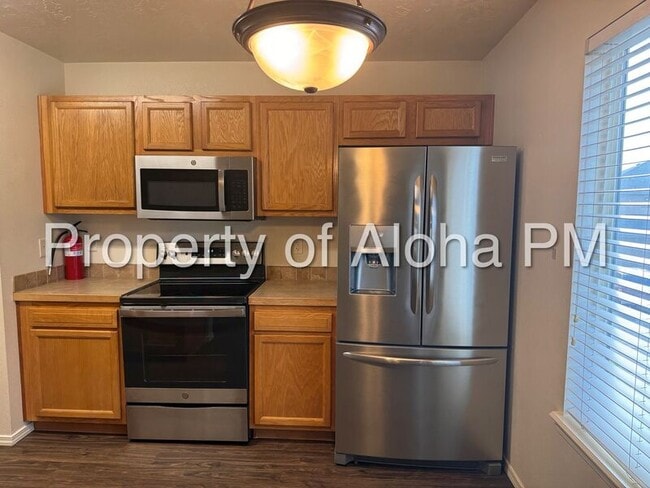 Photo - 1057 W Pine Ave