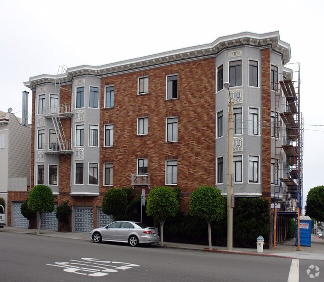 Photo - 2500 Chestnut St