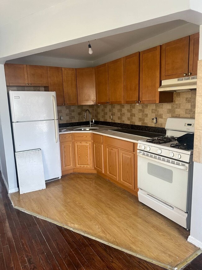 Photo - 108-36 164th Pl