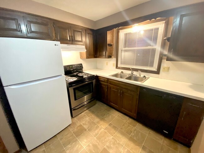 Photo - 2776 Kipling Ave NW