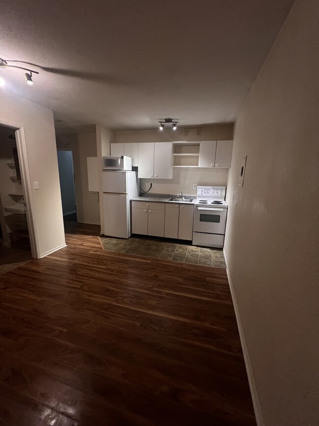 Photo - 423 Superior St