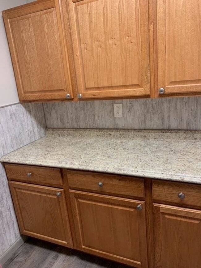 Building Photo - 533/535 W 5th St Unit 535 W 5th St